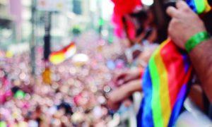 Museu da Diversidade disponibiliza exposição fotográfica da Parada LGBT+ de São Paulo
