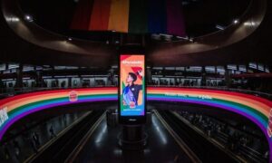 Burger King celebra Orgulho LGBTI+ com colaboradores estrelando campanha