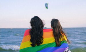Conheça a plataforma de viagens LGBTQIA+: Pride Holidays