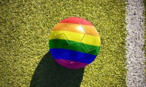 Mais da metade de LGBTs já presenciaram preconceito no esporte