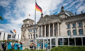 Alemanha proíbe Terapia de Conversão em menores de idade