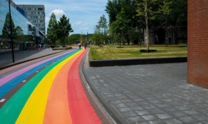 Inaugurada ciclovia arco-íris na Holanda, que é a maior do mundo